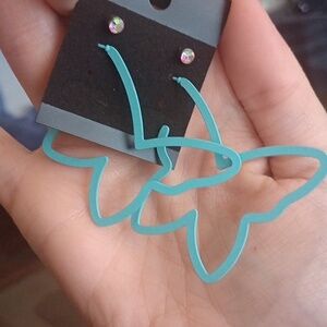 ♥️B Indiv $10 Or Bun 4/$20 Blue Butterfly Hoop With Multi Colored Stud Earrings